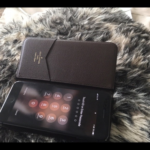 LOUIS VUITTON FOLIO CASE IPHONE 8 PLUS - Picture 3 of 3